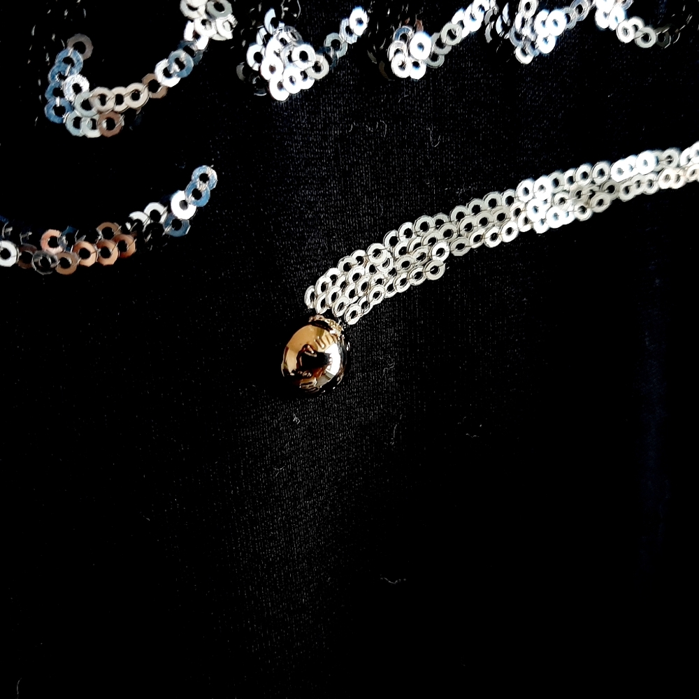SOLD Louis Vuitton authentic sequins logo black tee - Picture 6 of 10